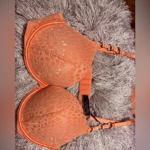 Victoria's Secret Peach Lace Bra